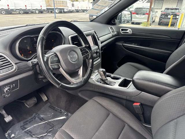 Used 2020 Jeep Grand Cherokee Laredo RWD image 16