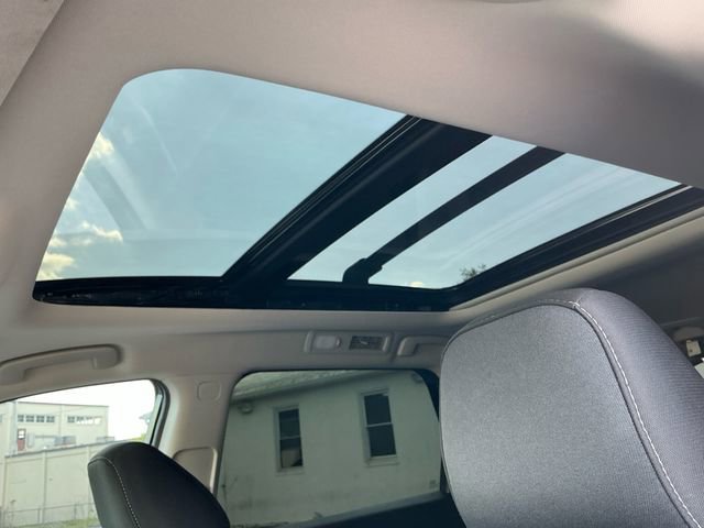 Used 2025 Nissan Pathfinder SV w/ SV Premium Package AWD/4WD image 25