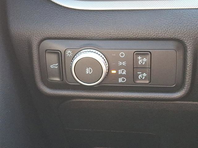 Certified 2021 Ford Explorer XLT w/ Equipment Group 202A image 25