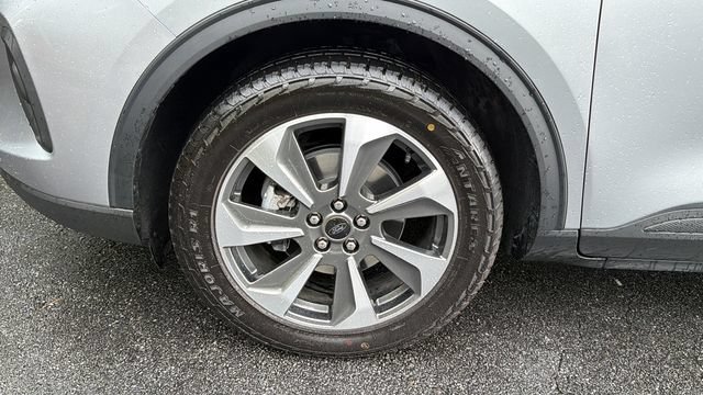 Certified 2024 Ford Escape Platinum AWD/4WD image 11