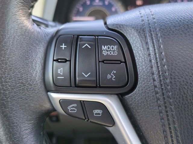 Used 2017 Toyota Sienna XLE FWD image 25