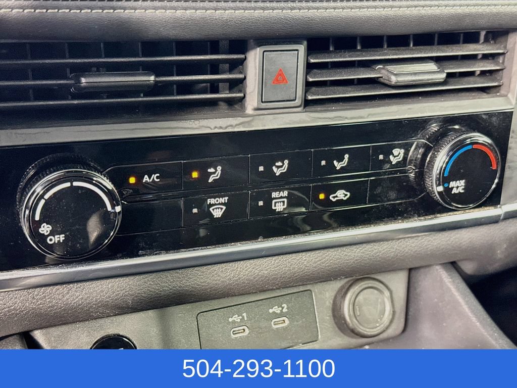 Used 2024 Nissan Rogue S AWD/4WD image 17