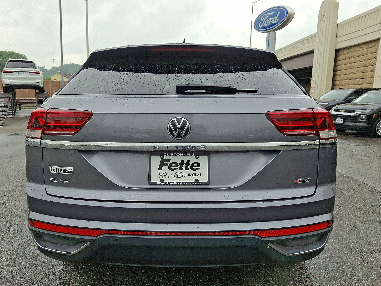 Used 2020 Volkswagen Atlas Cross Sport SE image 3