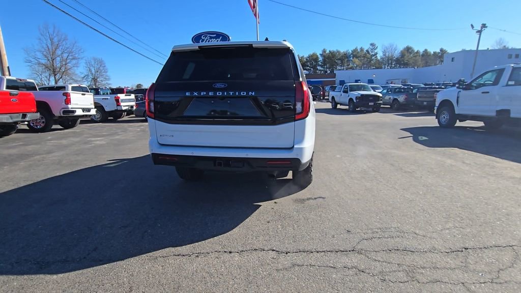 Certified 2025 Ford Expedition Active AWD/4WD image 18