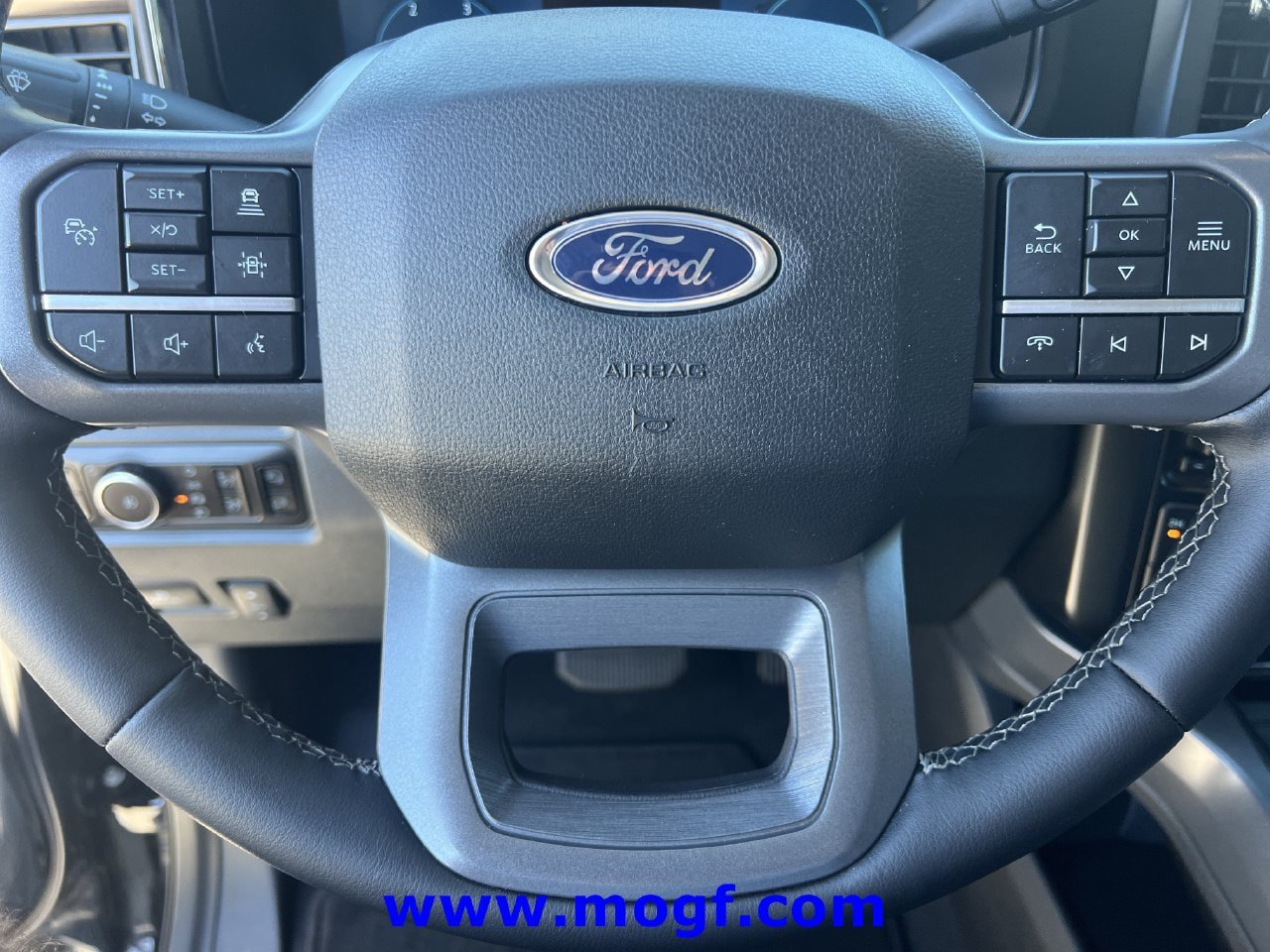 Certified 2025 Ford F350 Lariat w/ Lariat Ultimate Package AWD/4WD image 15