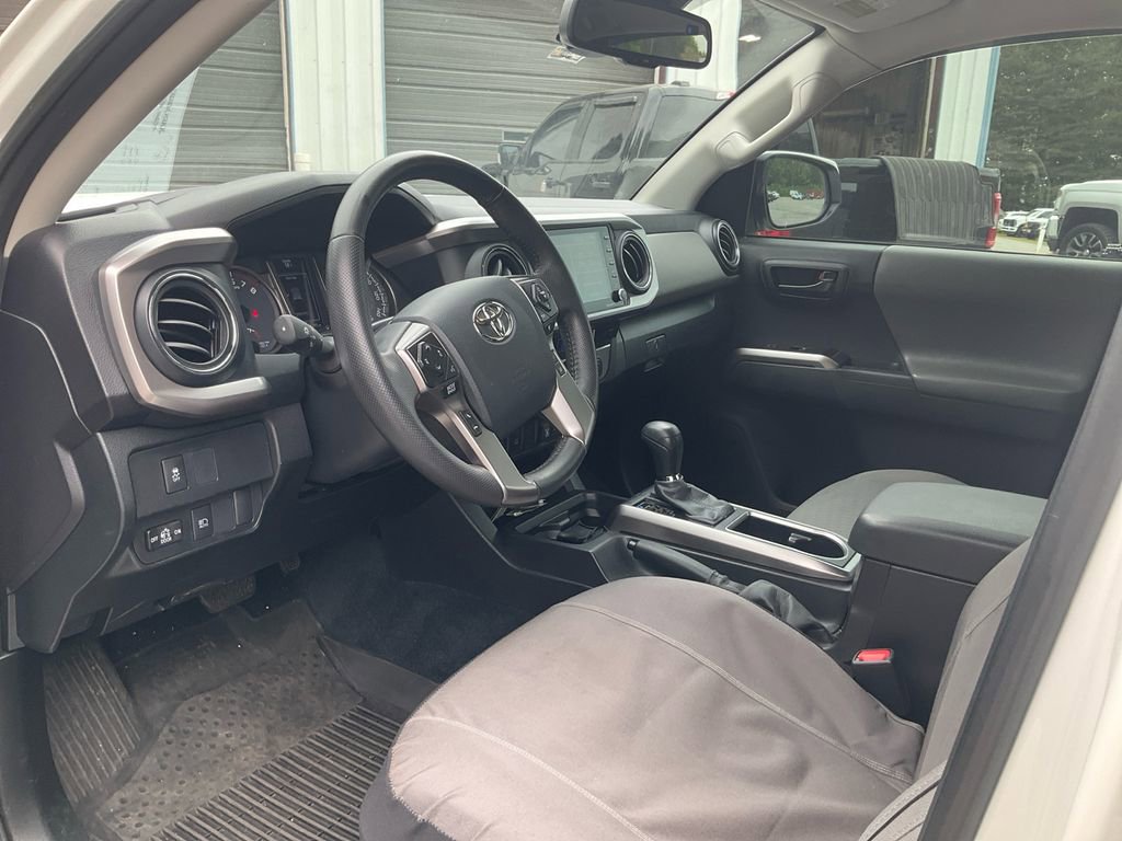 Used 2023 Toyota Tacoma SR5 w/ Technology Package AWD/4WD image 15