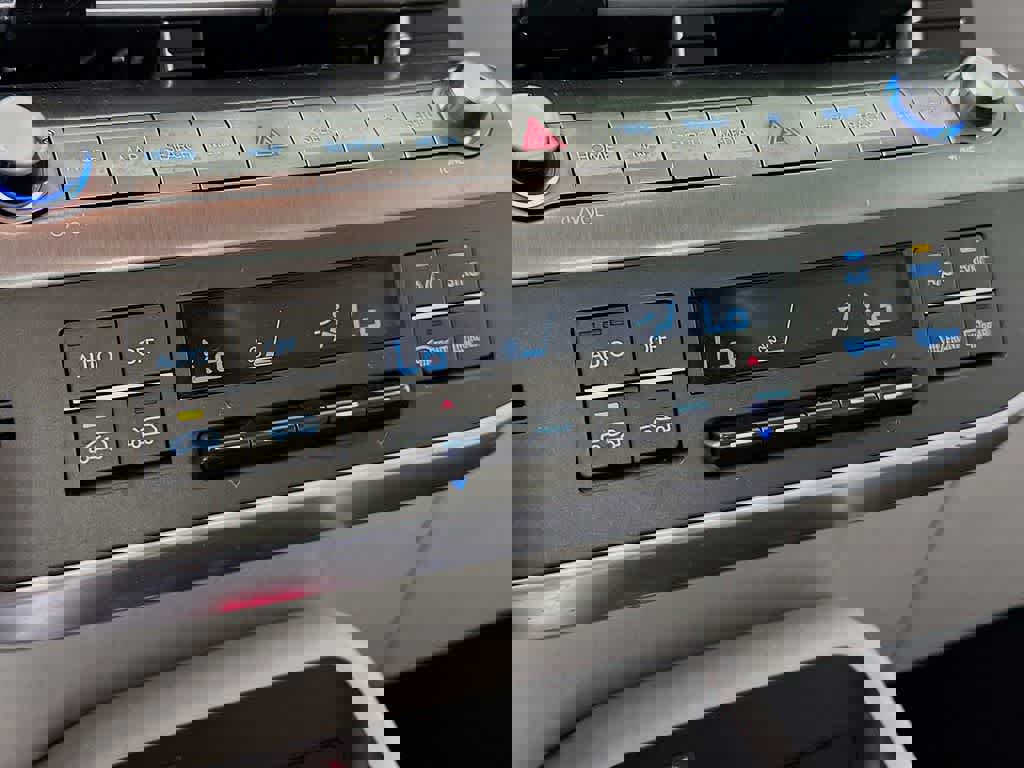 Used 2024 Hyundai Kona SEL image 21