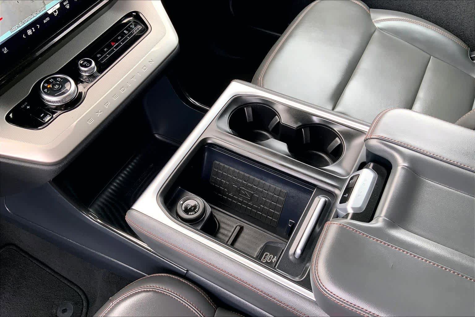 Certified 2025 Ford Expedition Active AWD/4WD image 15