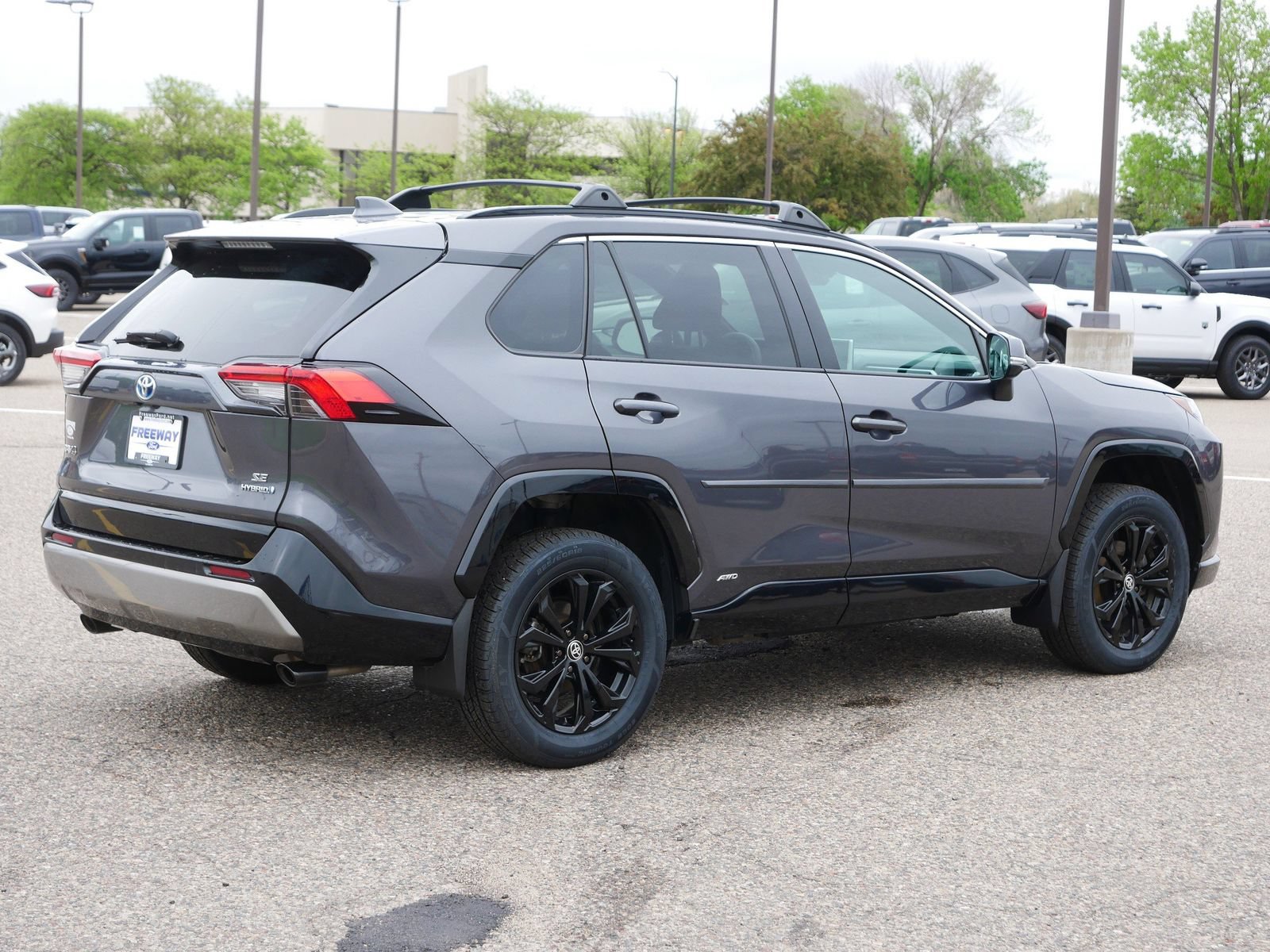 Used 2024 Toyota RAV4 SE w/ Convenience Package AWD/4WD image 7