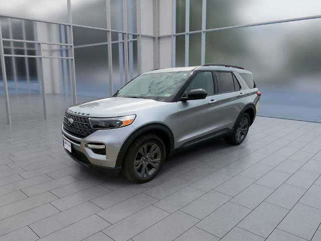 Certified 2023 Ford Explorer XLT w/ Equipment Group 202A AWD/4WD image 4