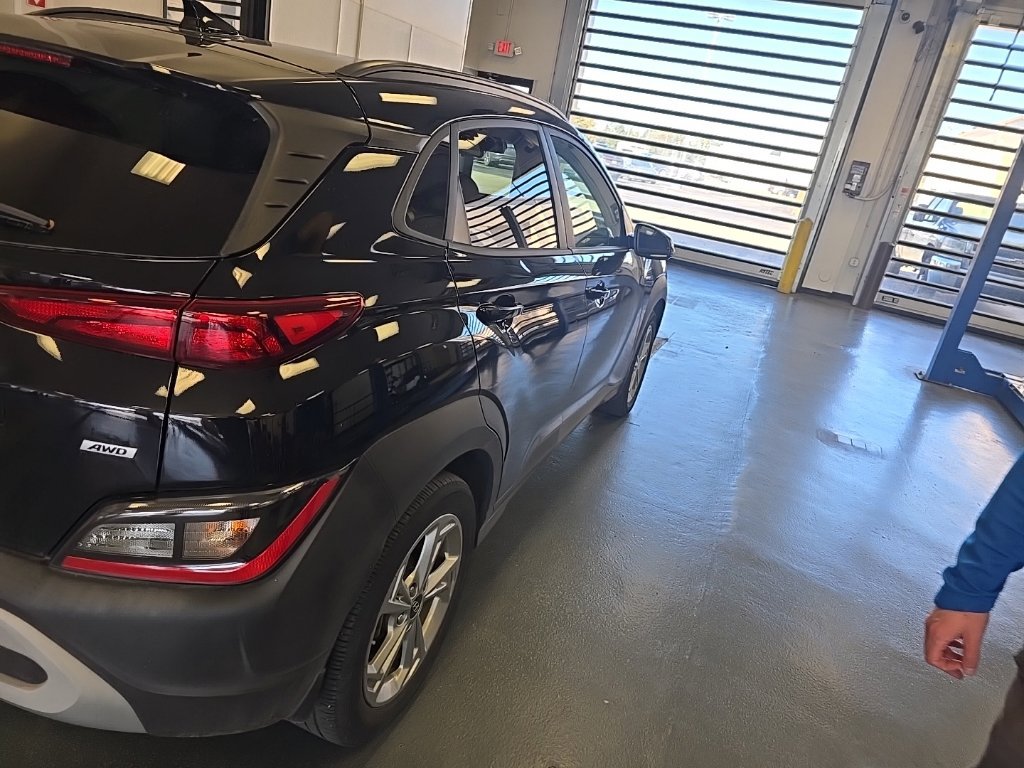 Used 2023 Hyundai Kona SEL w/ Convenience Package AWD/4WD image 3