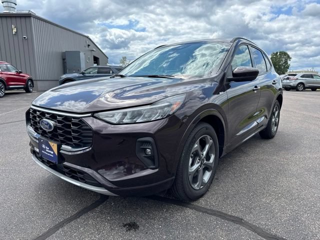 Certified 2023 Ford Escape ST-Line Select w/ Tech Pack #2 AWD/4WD image 3