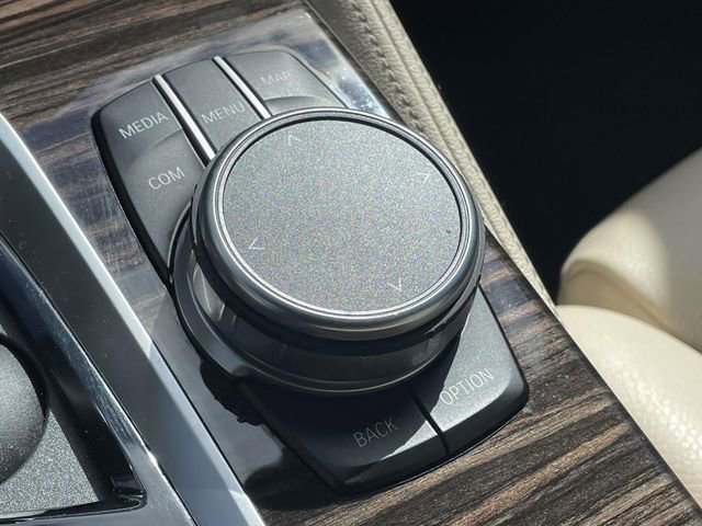 Used 2020 BMW 530i w/ Premium Package image 27