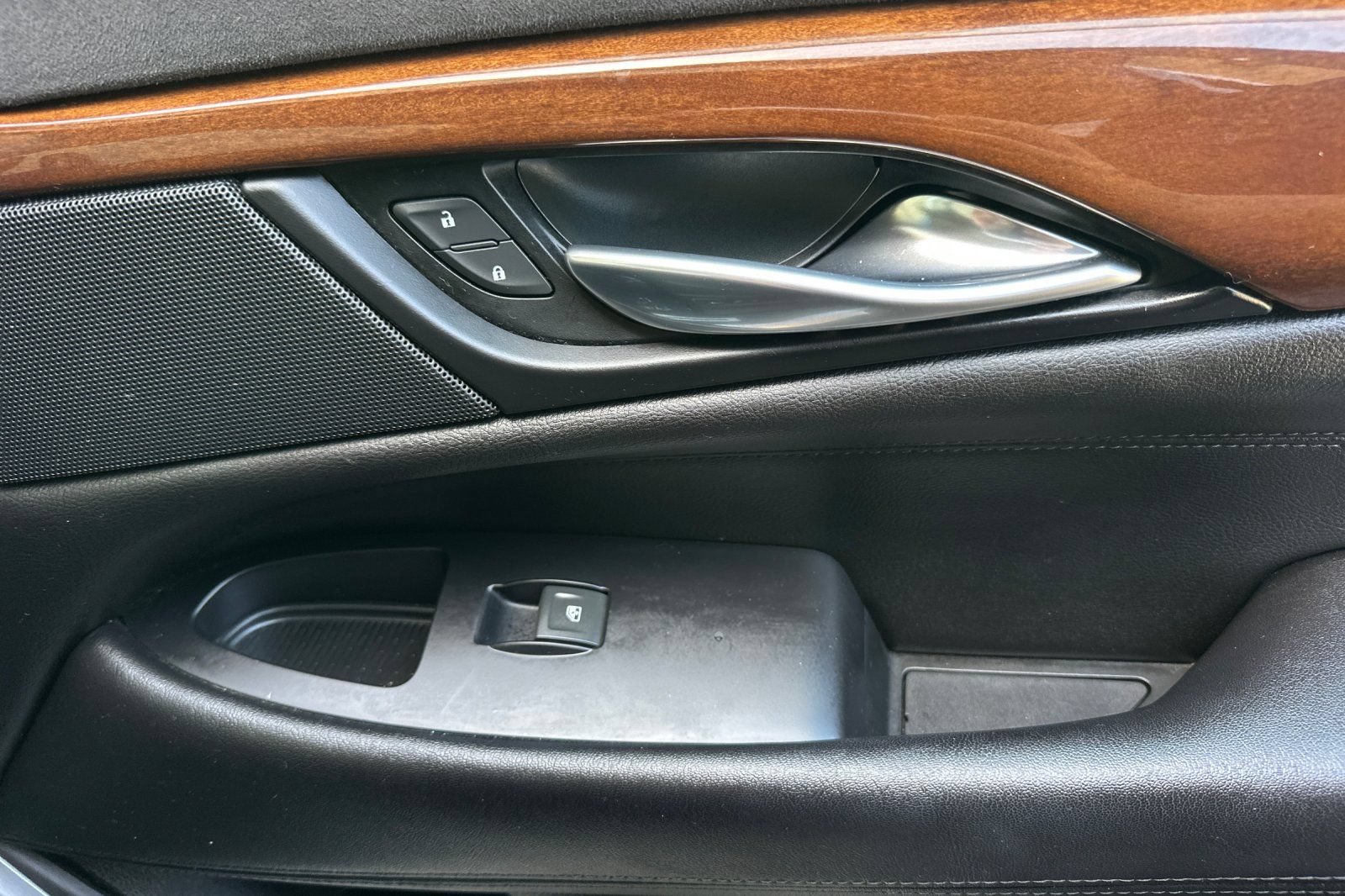 Used 2018 Cadillac Escalade Premium Luxury AWD/4WD image 22