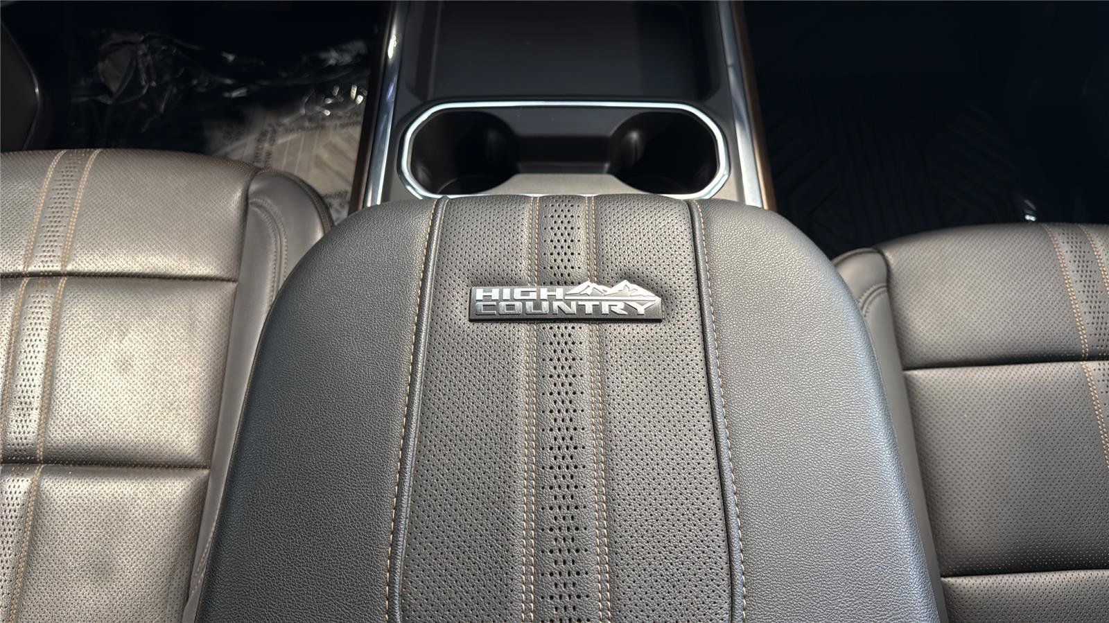 Used 2024 Chevrolet Silverado 2500 High Country w/ High Country Premium Package AWD/4WD image 29