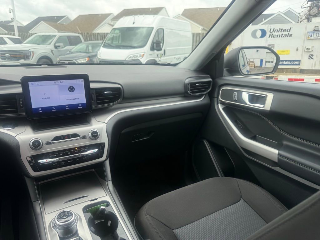 Certified 2024 Ford Explorer XLT AWD/4WD image 35