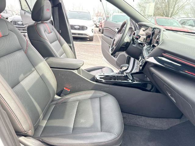 Used 2025 Chevrolet Trax RS w/ Sunroof Package image 22