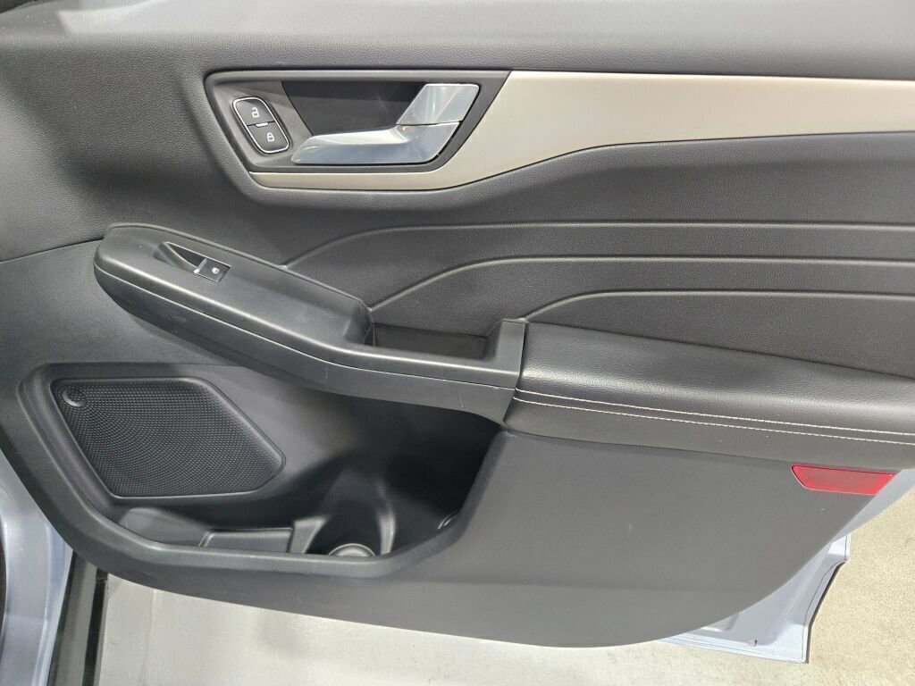 Certified 2022 Ford Escape SEL w/ Technology Package image 8