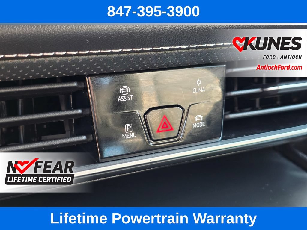 Used 2024 Volkswagen Atlas SE AWD/4WD image 38