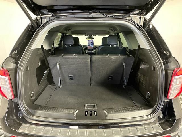Certified 2023 Ford Explorer XLT w/ Equipment Group 202A image 33