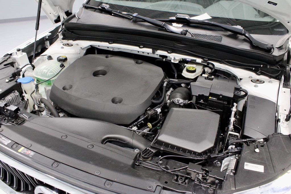 Used 2022 Volvo XC40 T5 Inscription image 17