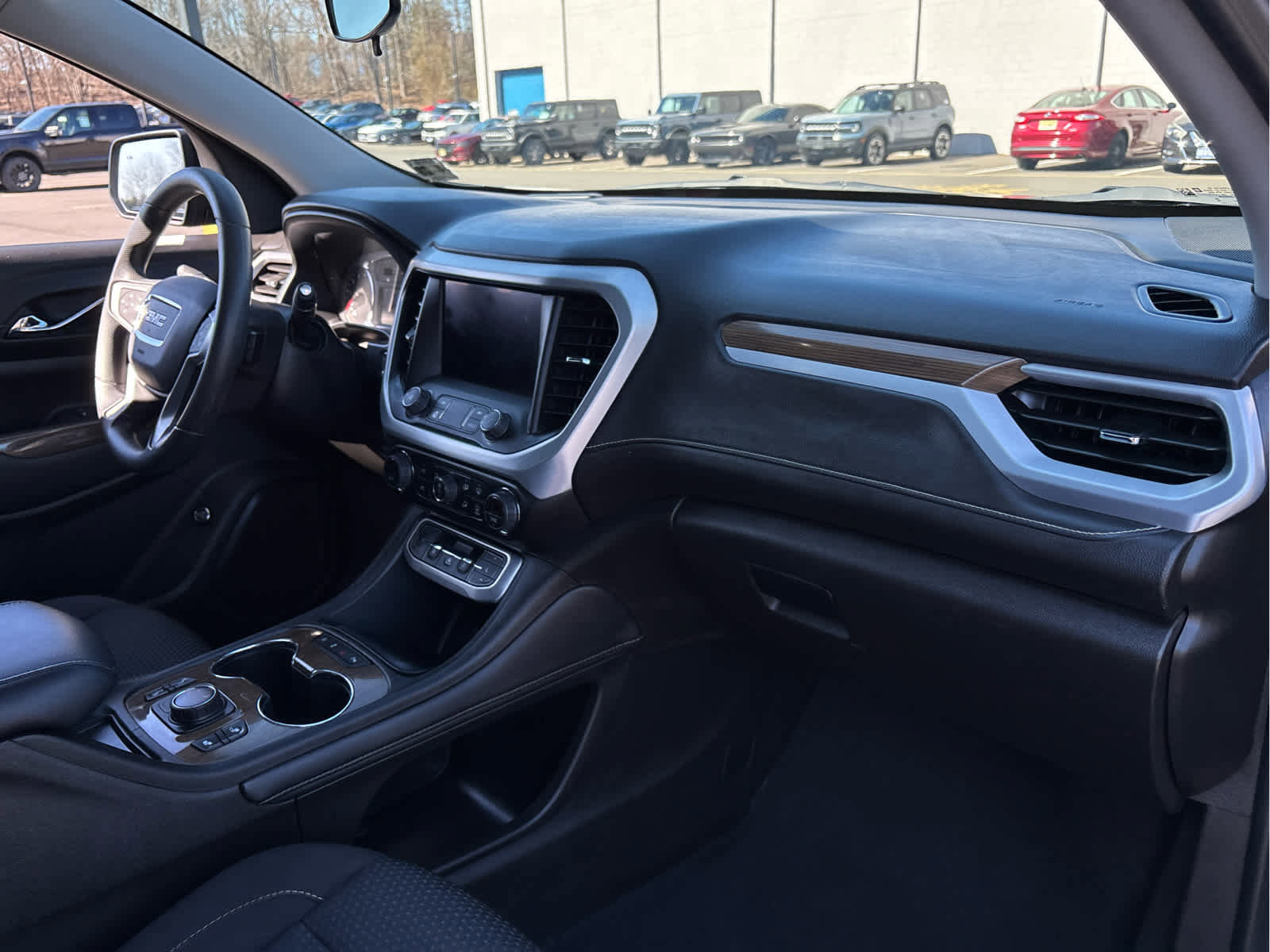 Used 2023 GMC Acadia SLE w/ Driver Convenience Package image 29