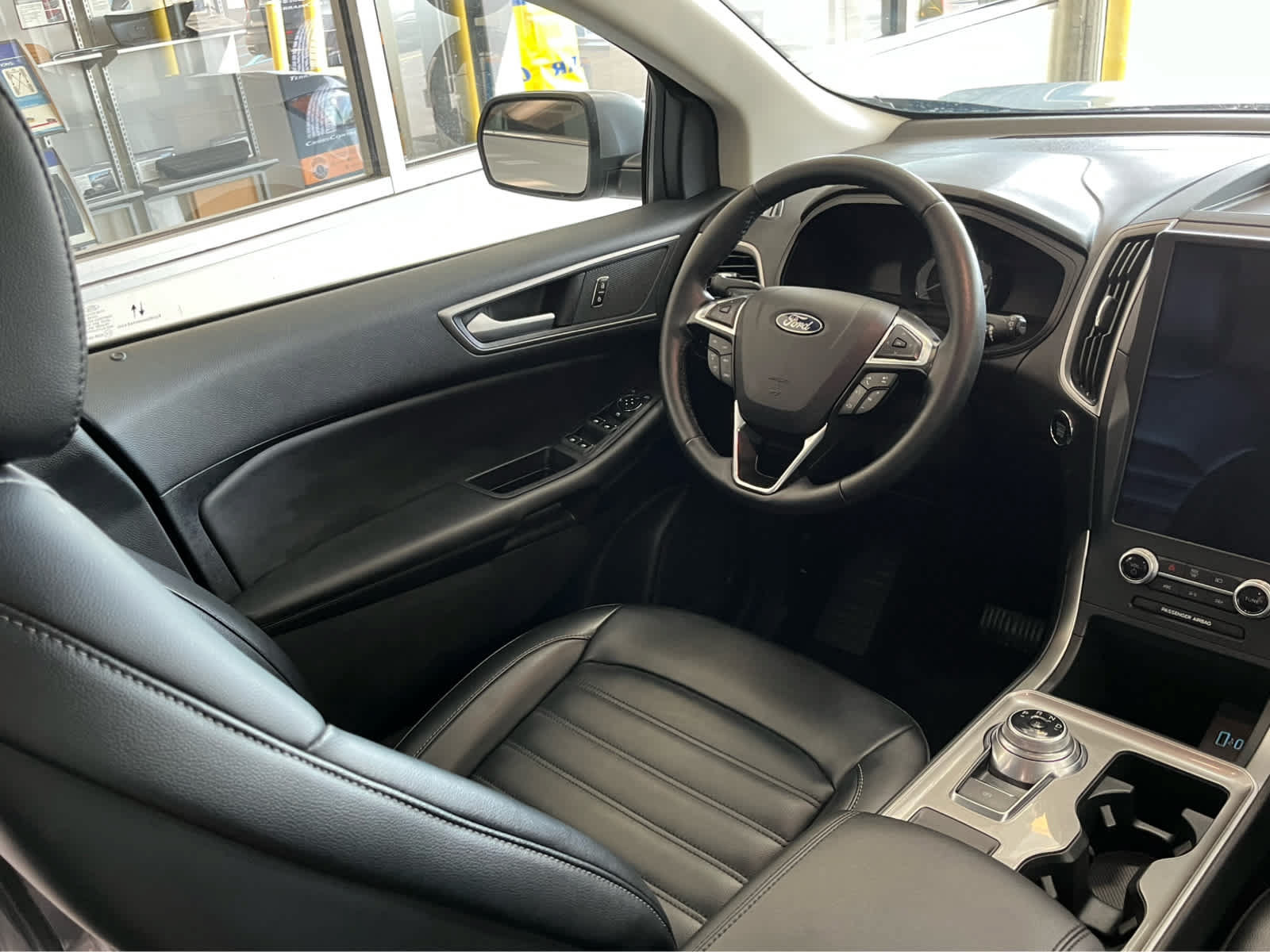 Certified 2024 Ford Edge SEL w/ Convenience Package AWD/4WD image 14