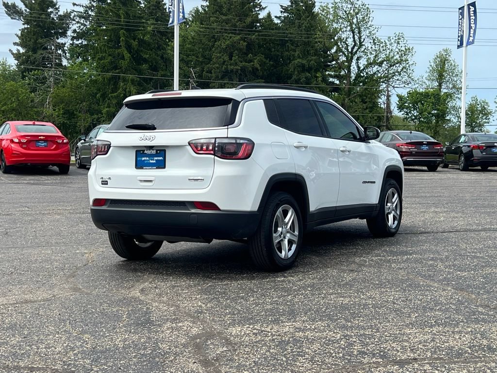 Used 2024 Jeep Compass Latitude AWD/4WD image 13
