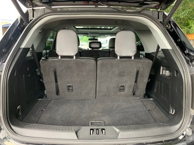 Certified 2024 Ford Explorer XLT w/ Equipment Group 202A AWD/4WD image 7