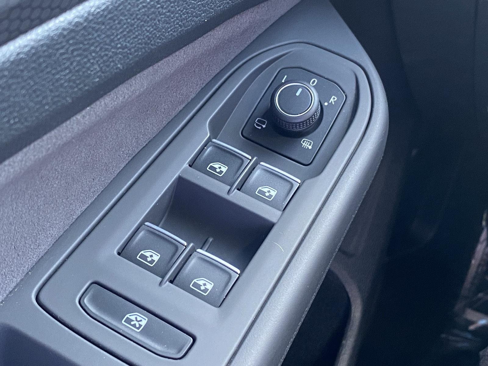 Used 2024 Volkswagen GTI SE FWD image 16