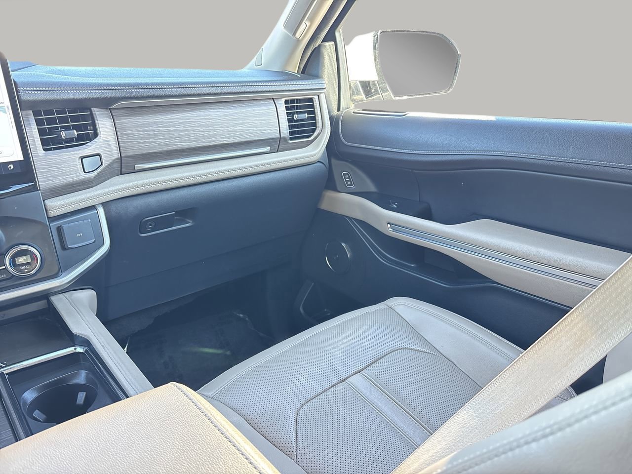 Certified 2022 Ford Expedition Limited image 16