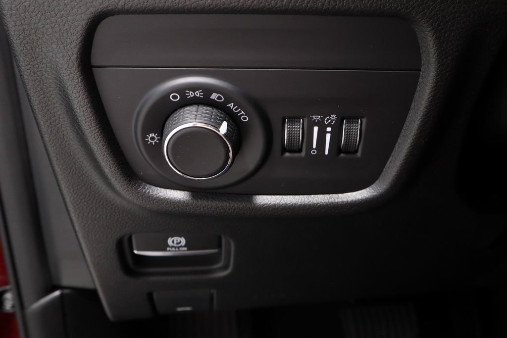 Used 2023 Jeep Grand Cherokee Altitude AWD/4WD image 27