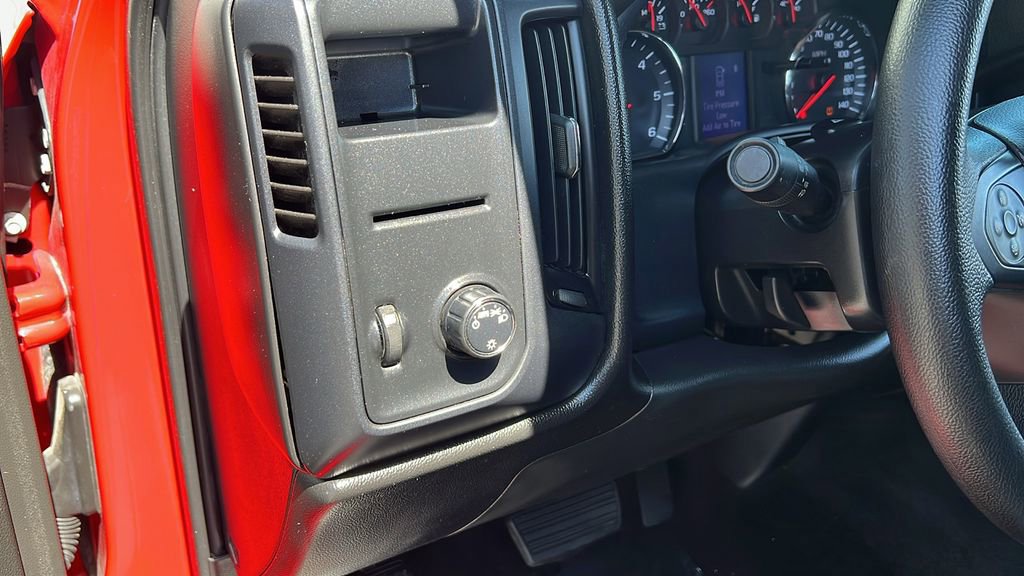 Used 2018 Chevrolet Silverado 1500 Custom w/ Custom Value Package image 15