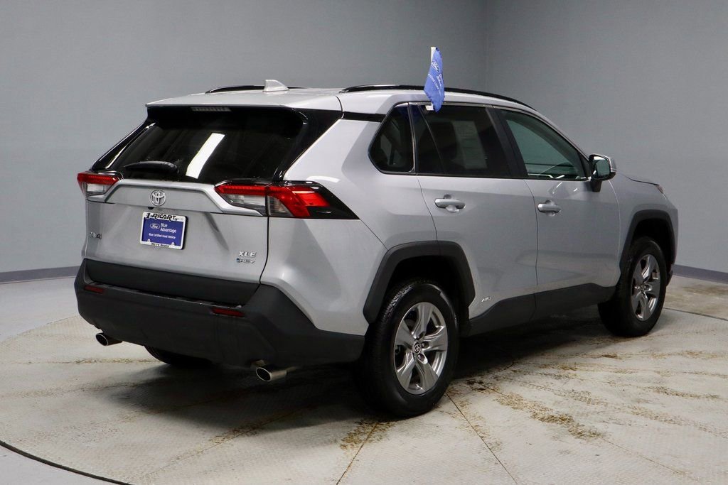 Used 2025 Toyota RAV4 XLE image 5