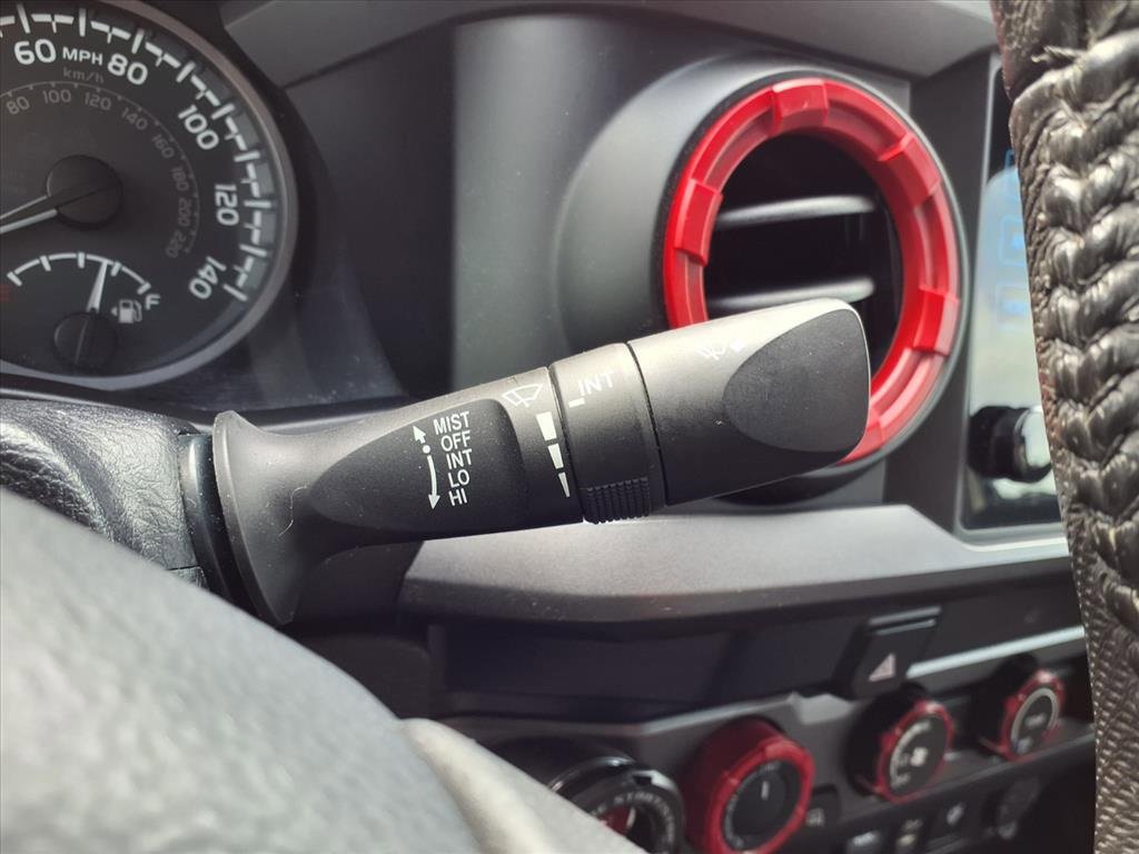 Used 2019 Toyota Tacoma TRD Sport w/ Technology Package image 19