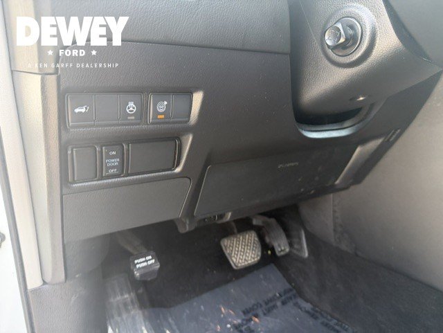 Used 2022 Nissan Armada Platinum w/ Captain's Chairs Package AWD/4WD image 12