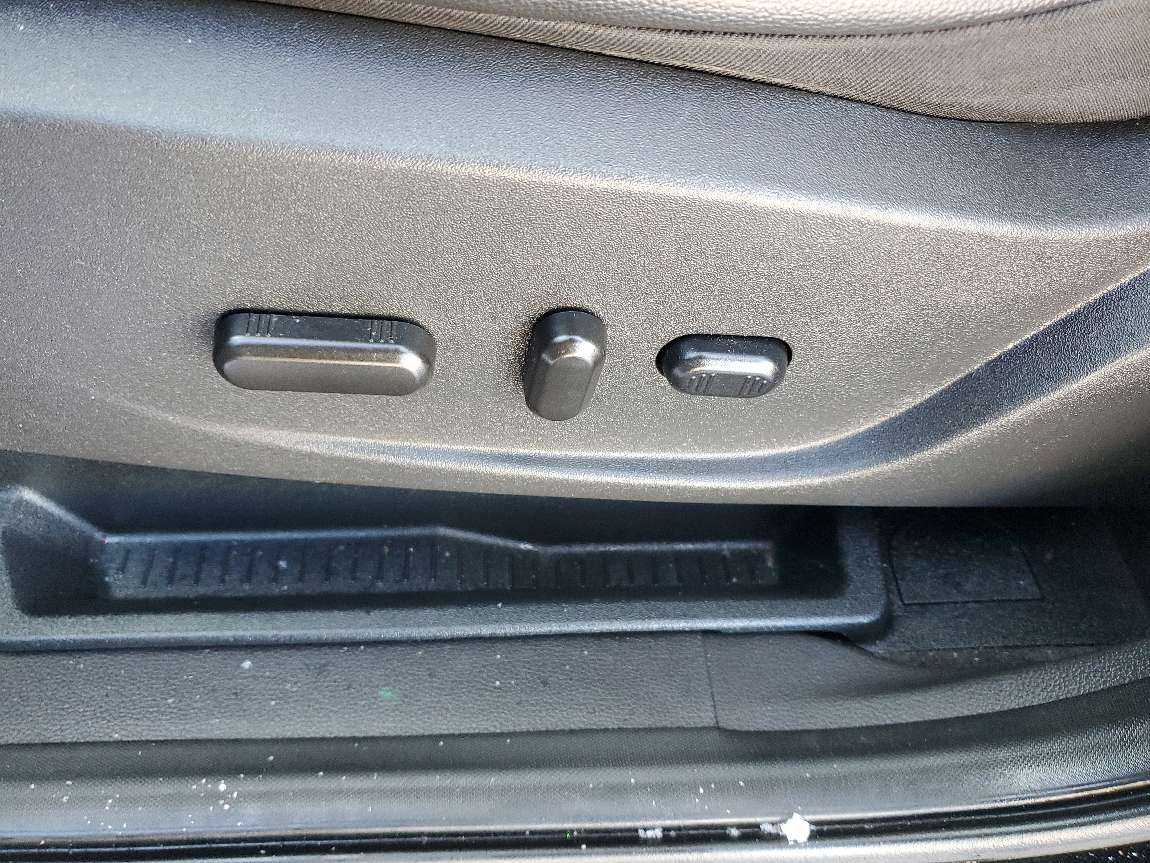 Certified 2018 Ford Escape SEL image 18