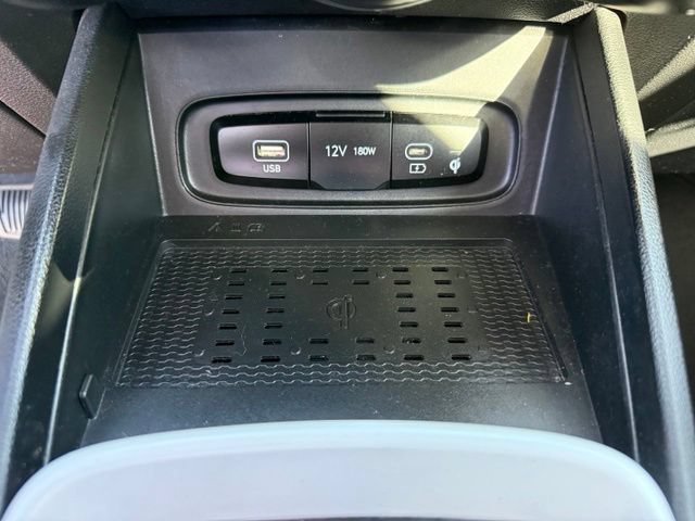 Used 2024 Hyundai Venue Limited FWD image 25