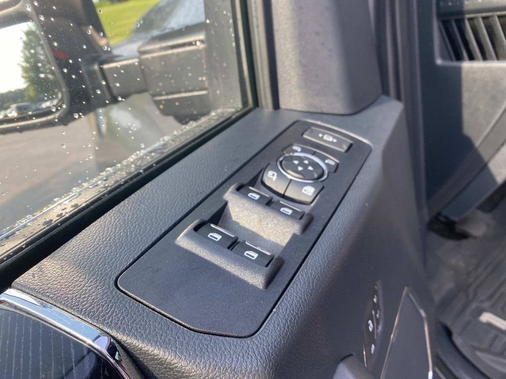 Certified 2022 Ford F350 Platinum w/ FX4 Off-Road Package AWD/4WD image 17