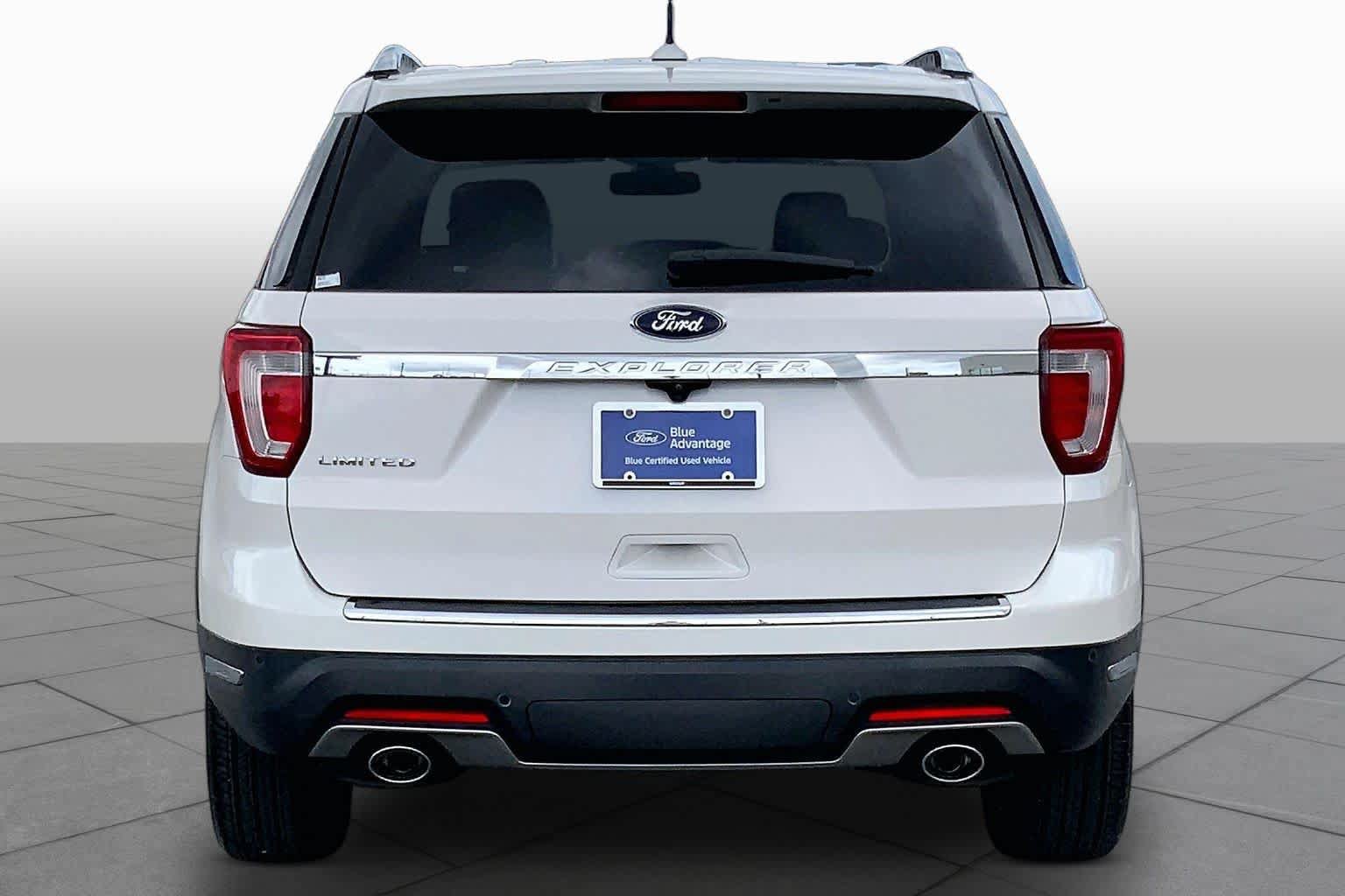 Certified 2018 Ford Explorer Limited w/ Equipment Group 301A FWD image 5