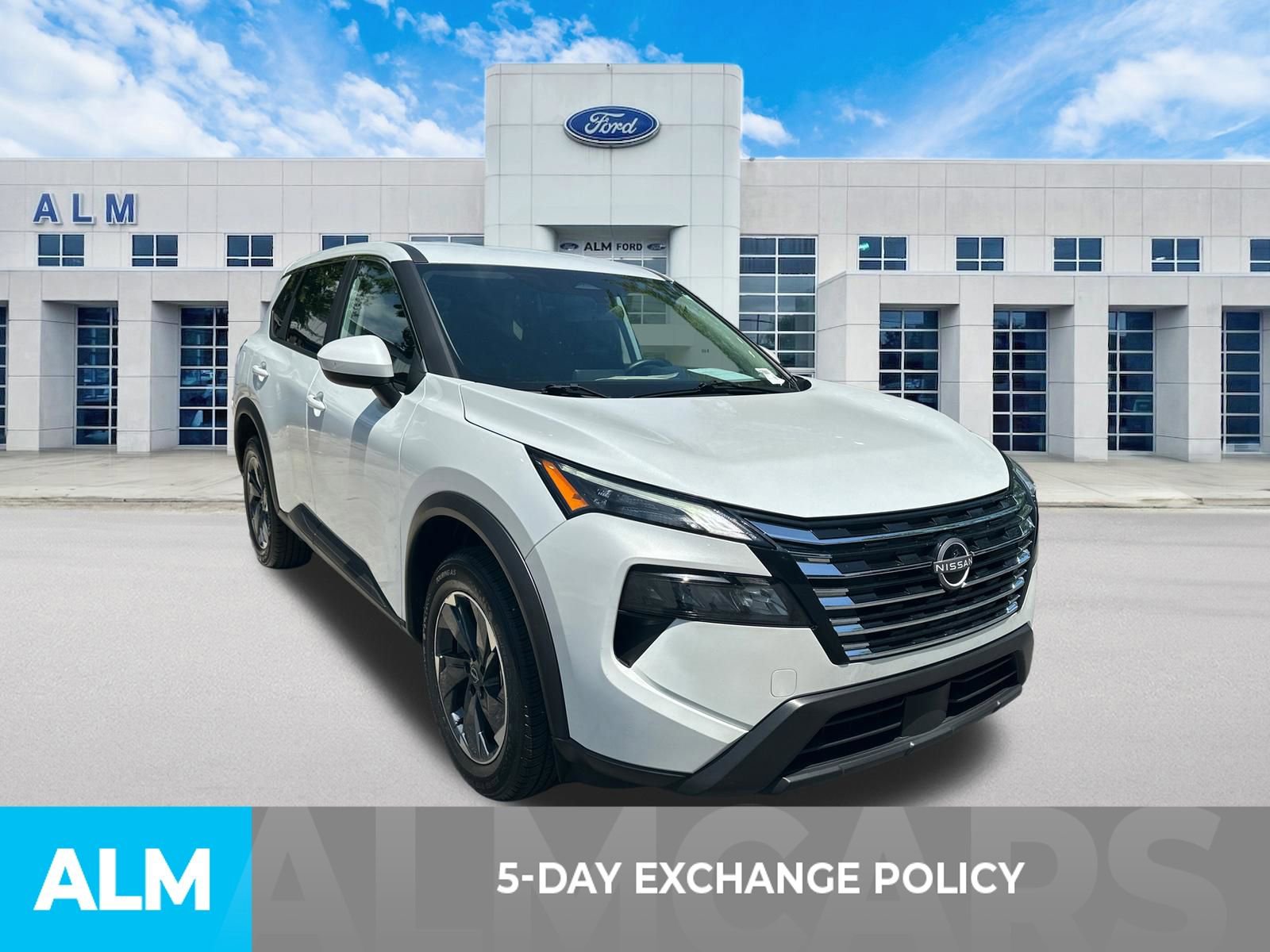 Used 2025 Nissan Rogue SV FWD image 3