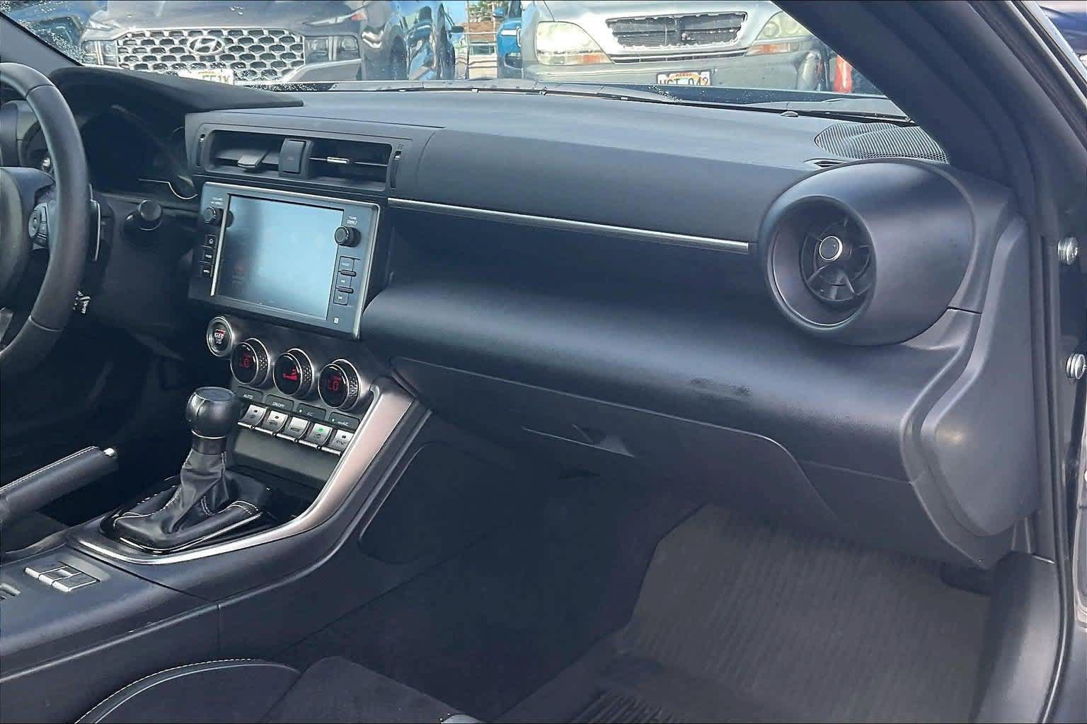 Used 2025 Toyota GR86 Premium w/ Performance Package RWD image 22