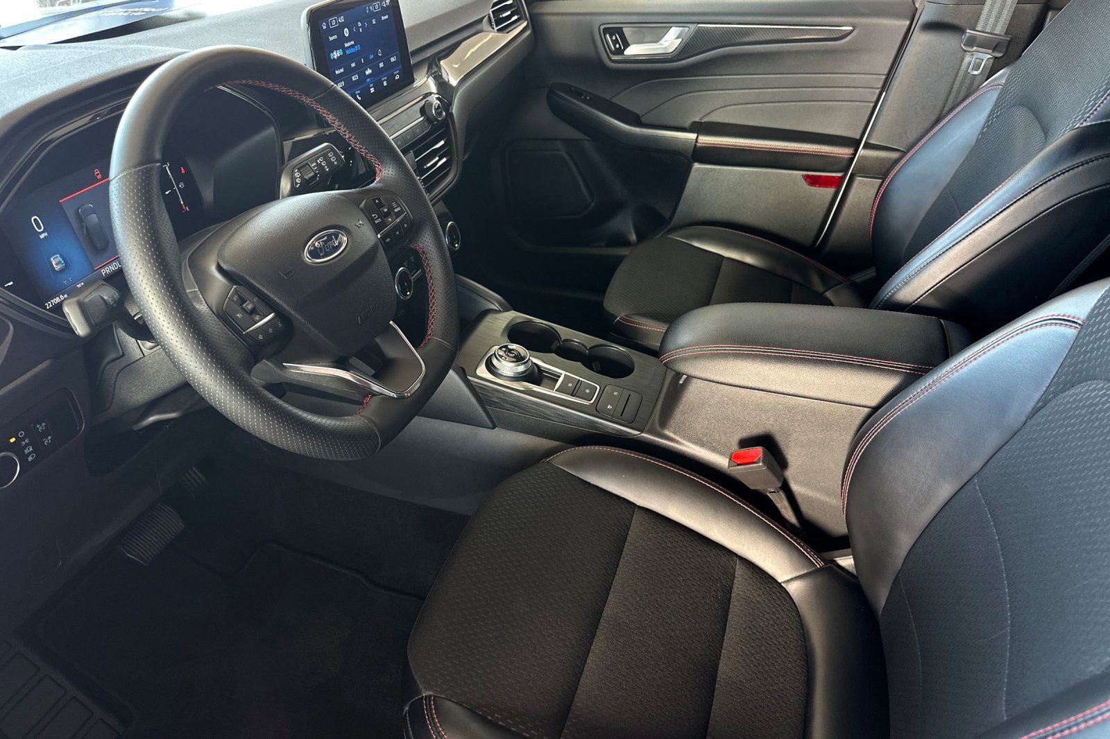 Certified 2025 Ford Escape ST-Line FWD image 9