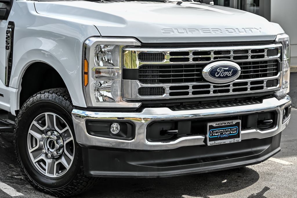 Certified 2025 Ford F250 XLT w/ FX4 Off-Road Package AWD/4WD image 2