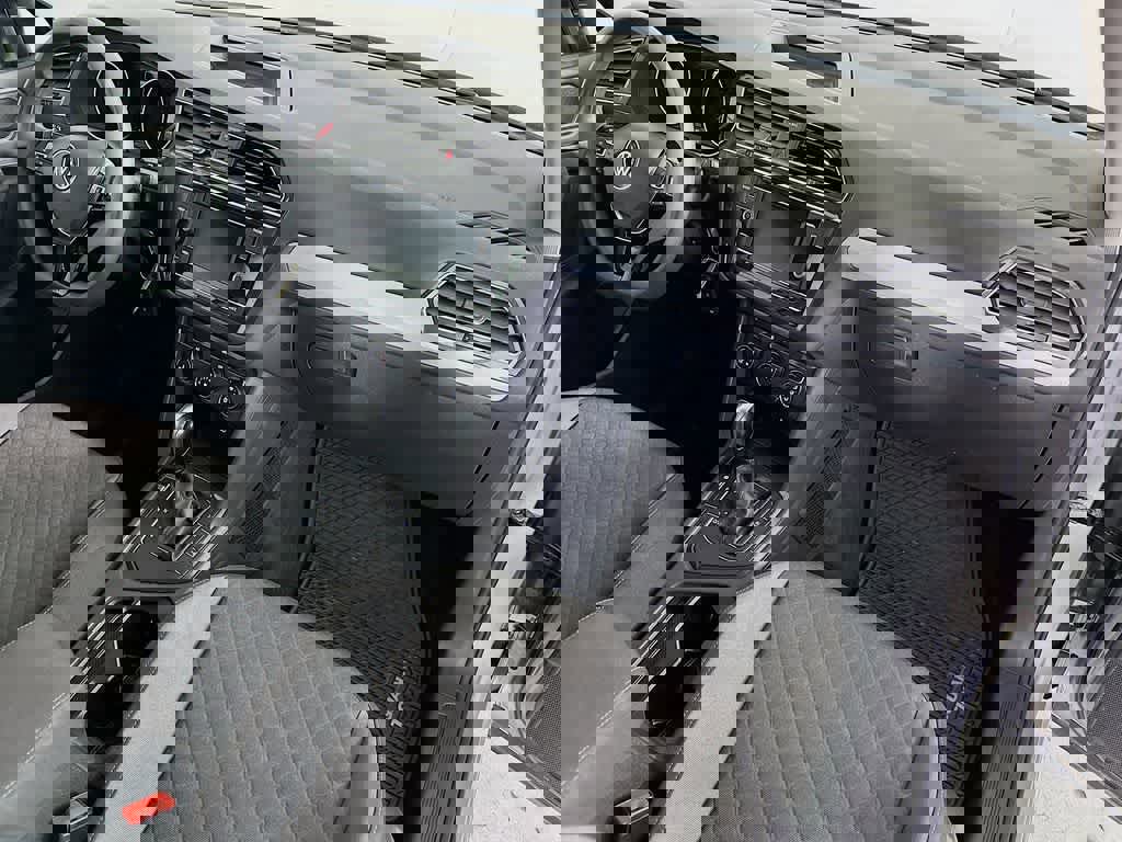 Used 2020 Volkswagen Tiguan S image 31