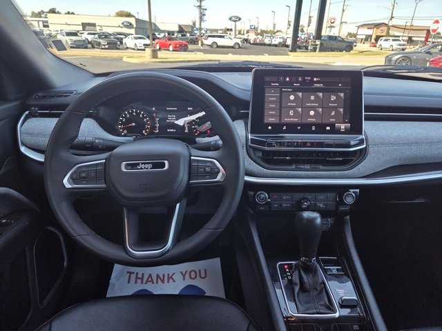 Used 2024 Jeep Compass Latitude image 15