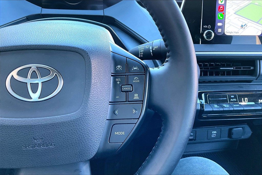 Used 2025 Toyota Prius LE FWD image 18