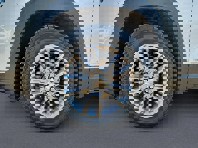 Used 2024 GMC Terrain SLT image 14