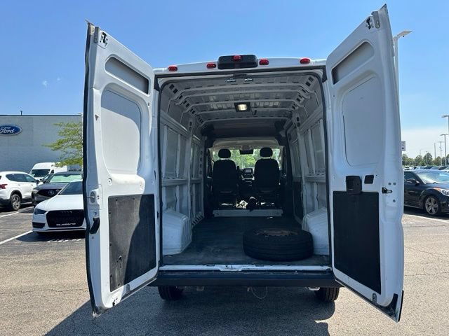 Used 2024 RAM ProMaster 2500 w/ Convenience Group FWD image 9