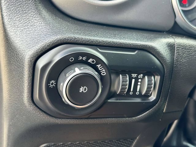 Used 2022 Jeep Wrangler Sport AWD/4WD image 18